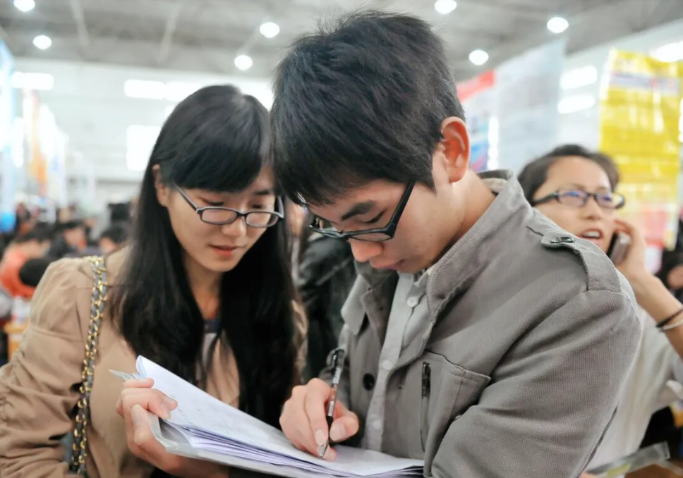 上海留学生落户应具备哪些条件及基本要求(落户申办流程)